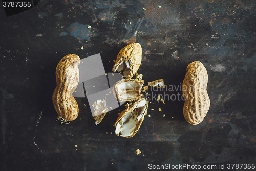 Image of Fresh peanuts in shell