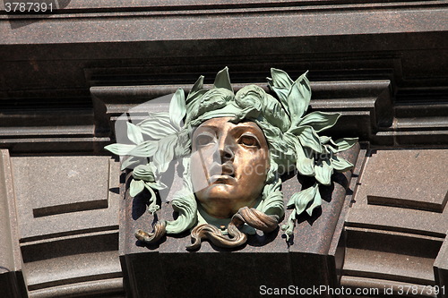 Image of mascaron female head 