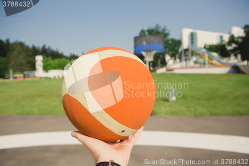 Image of basketball player about to shoot