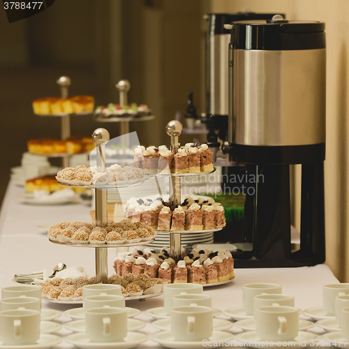 Image of Coffee break at conference meeting.  