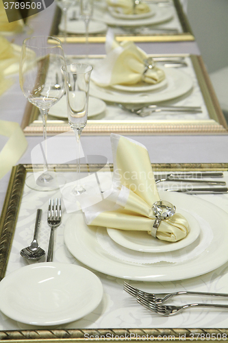 Image of nice white wedding table