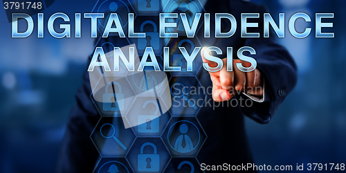 Image of Investigator Touching DIGITAL EVIDENCE ANALYSIS\r
