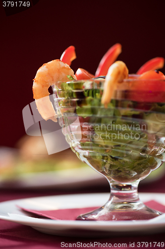 Image of salad with cooked shrimp