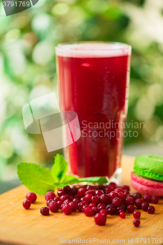 Image of fruit drink with cranberries