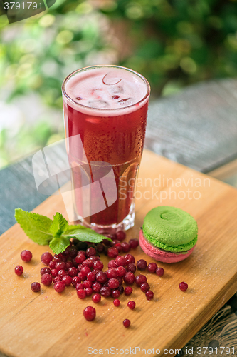 Image of fruit drink with cranberries