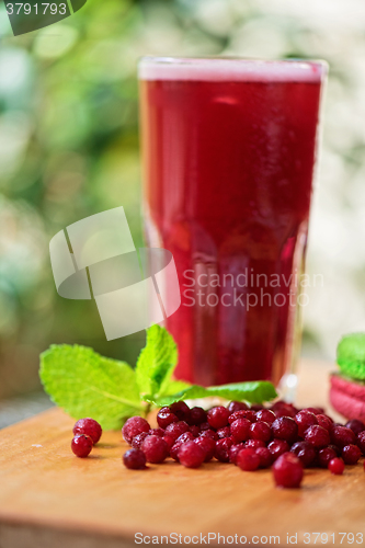 Image of fruit drink with cranberries