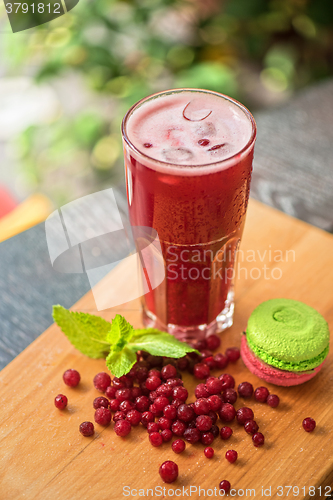 Image of fruit drink with cranberries