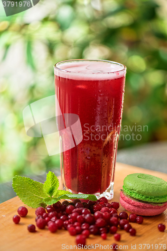 Image of fruit drink with cranberries