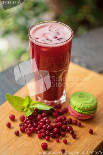 Image of fruit drink with cranberries
