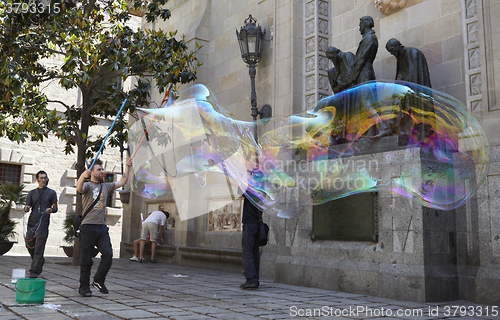 Image of Soap bubbles performance in Barcelona.