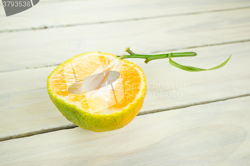 Image of Clementine cutted in half