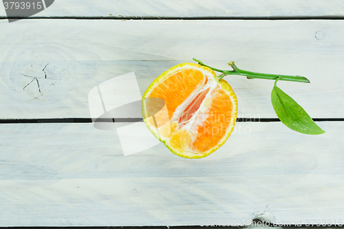 Image of Citrus fruit on a wooden table