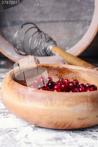 Image of Ripe cranberries in bowls
