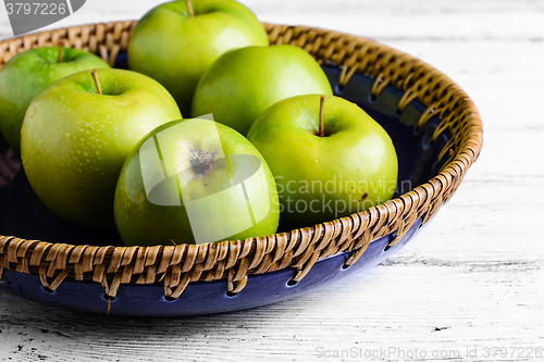 Image of Ripe green apples