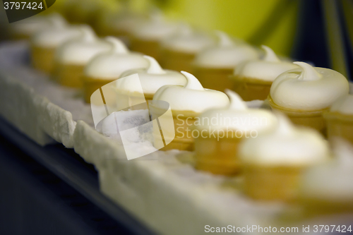 Image of Running belt with ice-cream