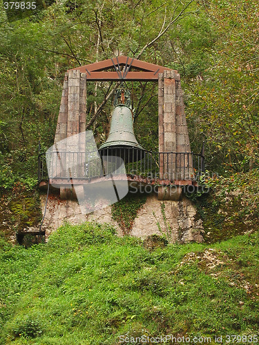 Image of Bell on Green