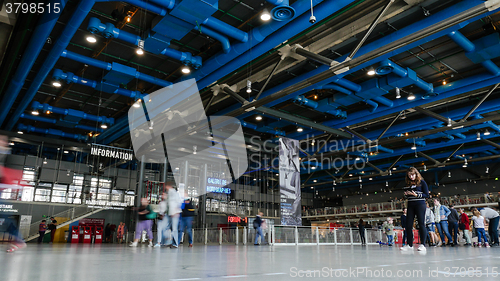 Image of Vistors walking in the Georges Pompidou Centre