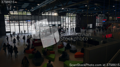 Image of Crowded Centre Georges Pompidou