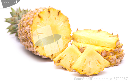 Image of ripe pineapple