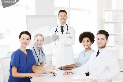 Image of group of doctors on presentation at hospital