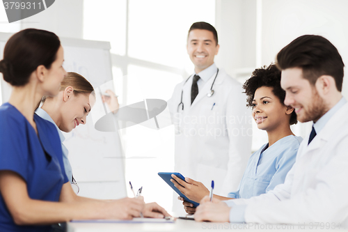 Image of group of doctors on presentation at hospital