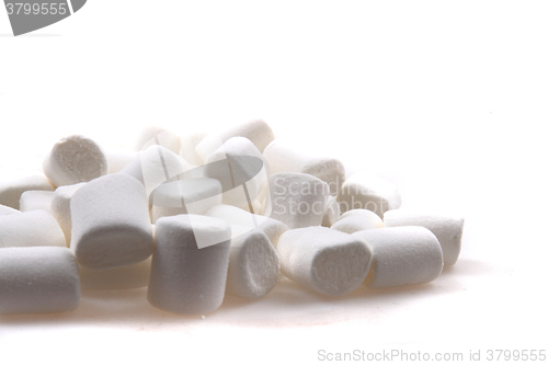 Image of white marschmallows isolated