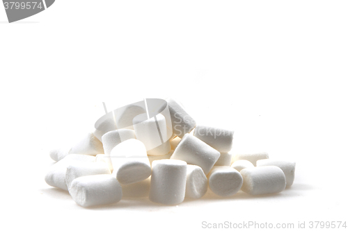 Image of white marschmallows isolated