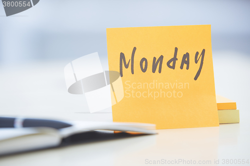 Image of Monday text on adhesive note