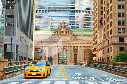 Image of Grand Central Terminal viaduc and old entrance