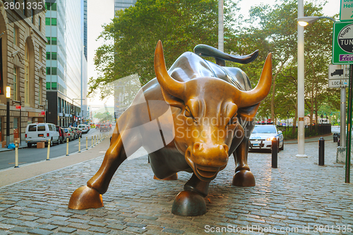 Image of Charging Bull sculpture in New York City