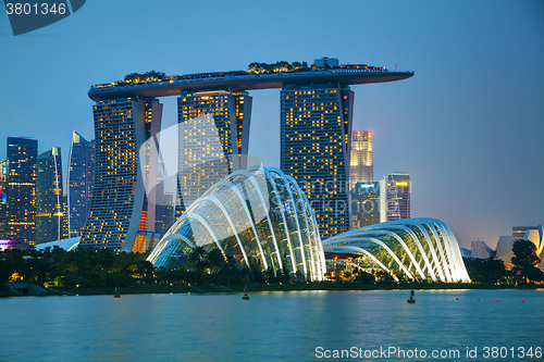 Image of Singapore financial district with Marina Bay Sands