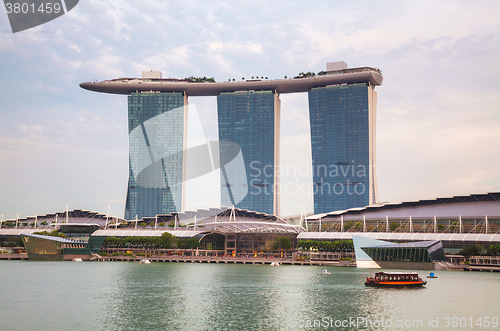 Image of Overview of the marina bay with the Marina Bay Sands in Singapor