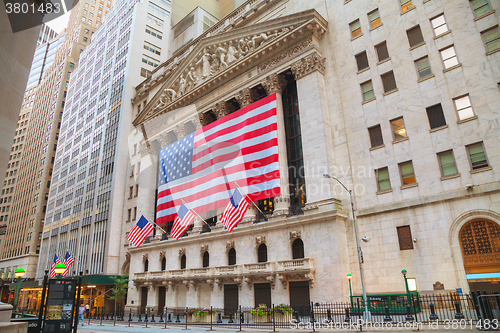 Image of New York Stock Exchange building in New York