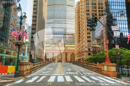 Image of Grand Central Terminal viaduc and old entrance