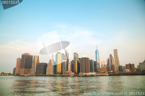 Image of Manhattan cityscape with the Brooklyn bridge