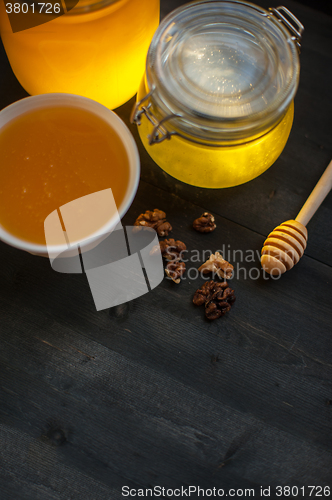 Image of Honey with walnut