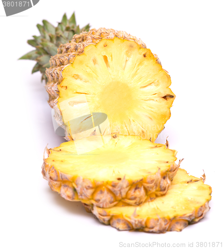 Image of ripe pineapple