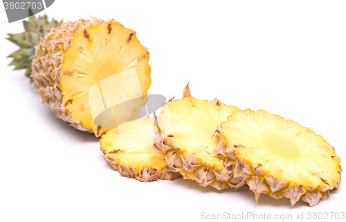 Image of ripe pineapple