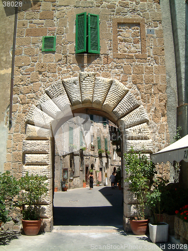 Image of tuscan archway