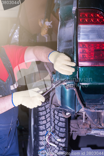 Image of Repairing automotive body