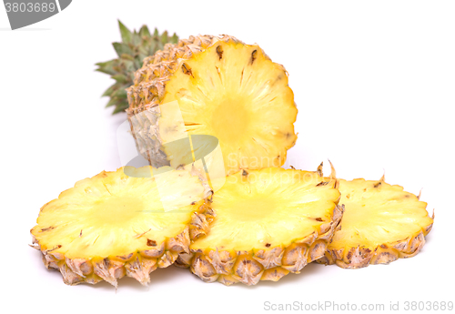 Image of ripe pineapple