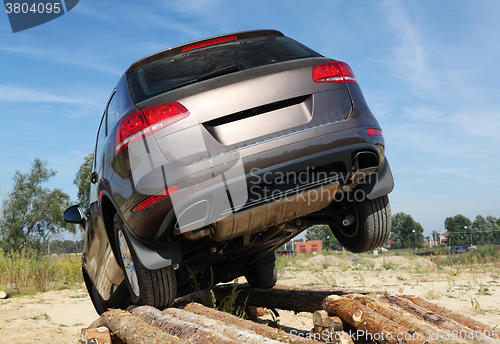 Image of car in cross-country conditions