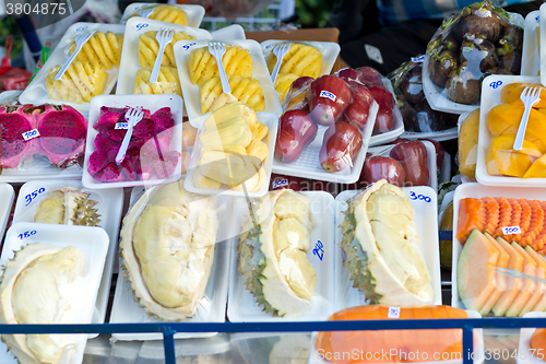 Image of fresh fruits in packing