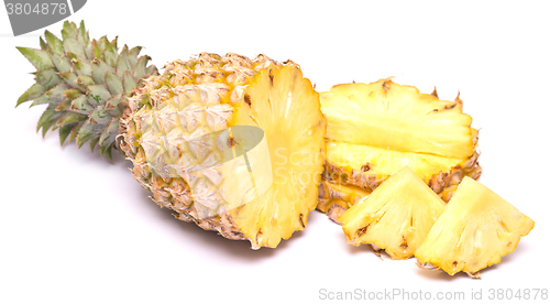 Image of ripe pineapple