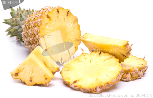 Image of ripe pineapple