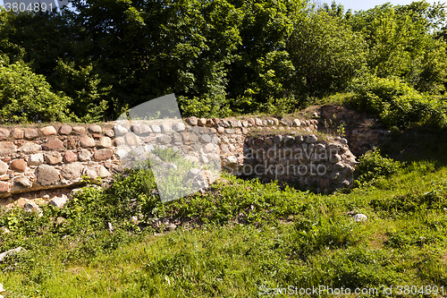 Image of the ruins of the old fortress 