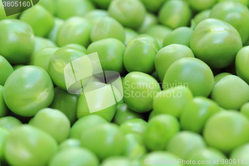 Image of fresh green pea seeds