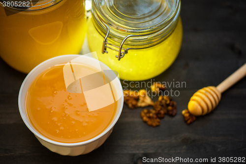 Image of Honey with walnut