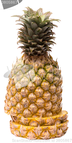 Image of ripe pineapple