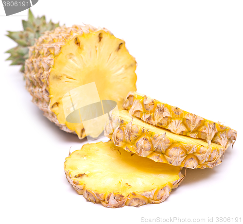 Image of ripe pineapple